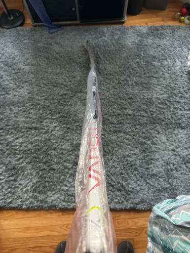 New Right Handed P14 Vapor Hyperlite Hockey Stick