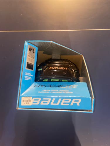Bauer Hyperlite helmet