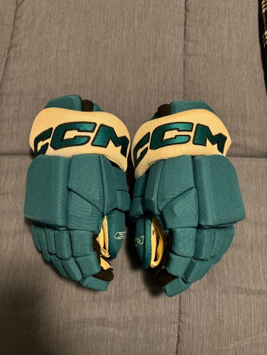 San Jose Sharks 14” Teal CCM Tacks HGTKPP pro stock Gloves
