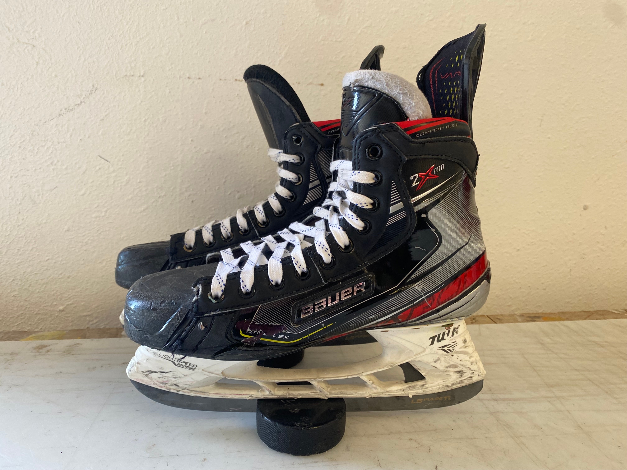 Bauer Vapor 2X PRO Mens Pro Stock Size 9 Hockey Skates MIC 6110