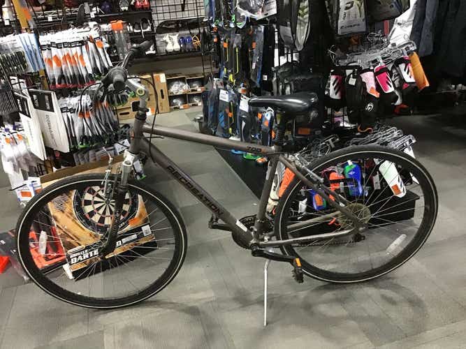 Used Recreation 700h 56-58cm - Lg Frame 21 Speed Men's Bikes