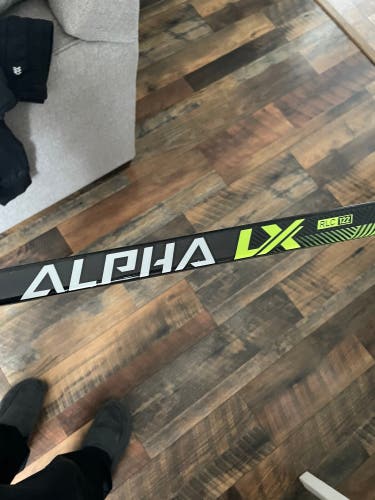 Senior Right Handed W03  Alpha LX 40 Hockey Stick