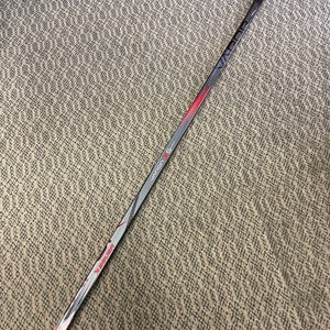 Senior Right Handed P28 Vapor X5 Pro Hockey Stick