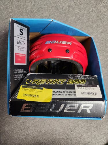 New Small Bauer Re-Akt 200 Helmet