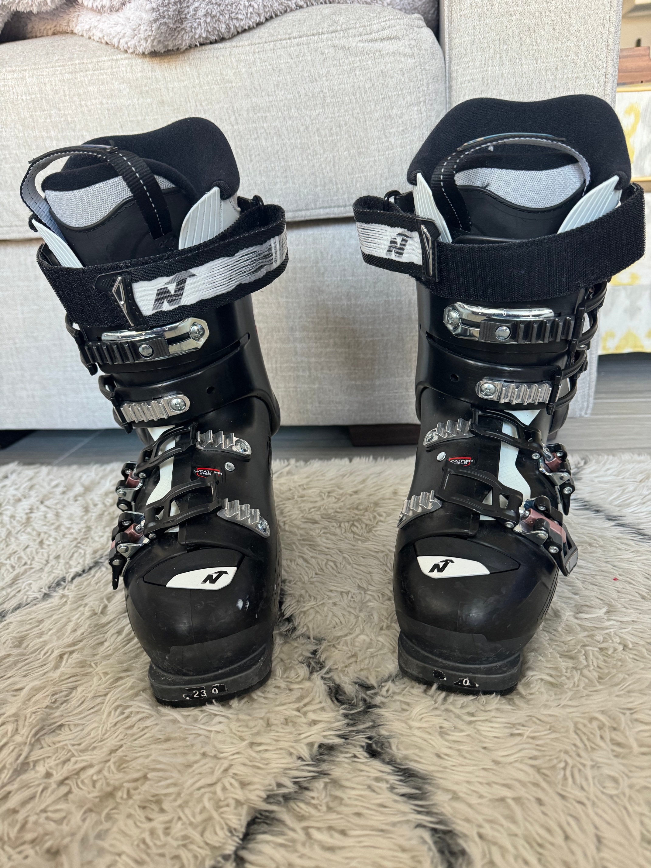 Used Women's Nordica All Mountain SpeedMachine 85 W Ski Boots Soft Flex