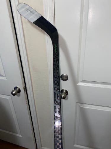 Senior Left Hand  Pro Stock Supreme UltraSonic Hockey Stick