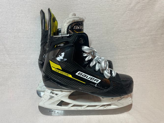 Used Bauer Supreme Ignite Pro Hockey Skates Size 5.0 2E (Intermediate)