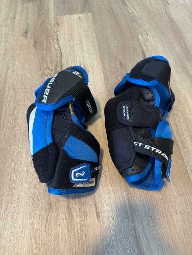 Used Medium Bauer Nexus 2N Elbow Pads