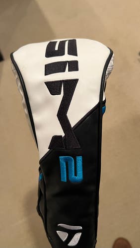 Men's Used TaylorMade Right Handed SIM 2 Max Driver Extra Stiff Flex 10.5 Loft