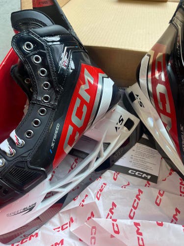 Senior CCM Regular Width  10 JetSpeed FT6 Pro Hockey Skates