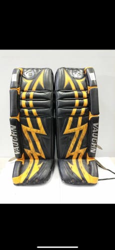 35" Vaughn Velocity 7500 Goalie Leg Pads