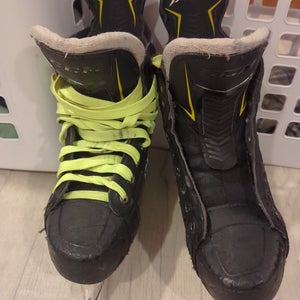 Used Senior CCM Tacks 9090 Hockey Skates Regular Width 5.5