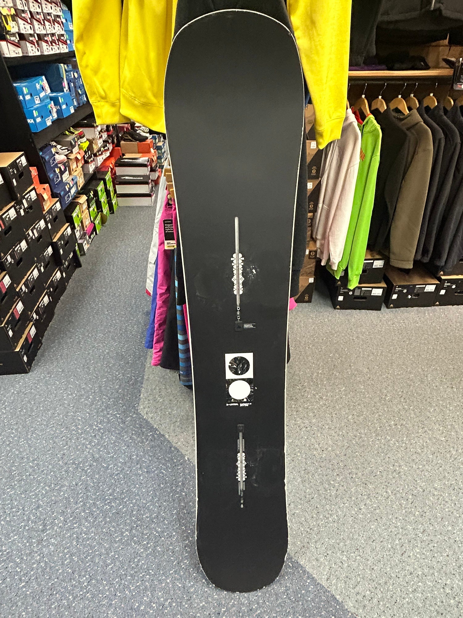 Used Men's Burton Instigator Snowboard Freestyle Without