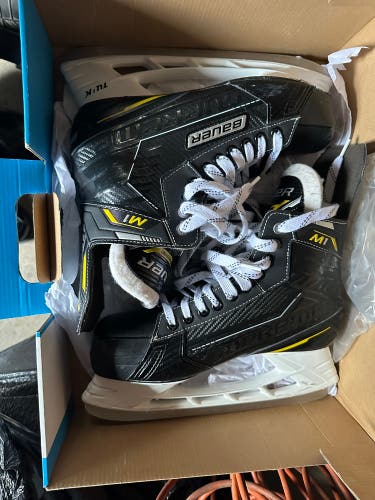 Senior Bauer Regular Width  9 Supreme M1 Hockey Skates