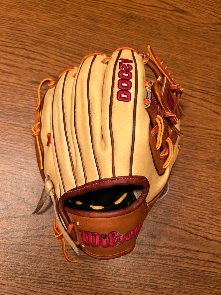 New Infield 11.5" A2000 Baseball Glove