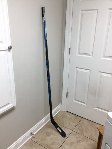 True XC9 ACF Int 68 Left TC2-5 Hockey Stick