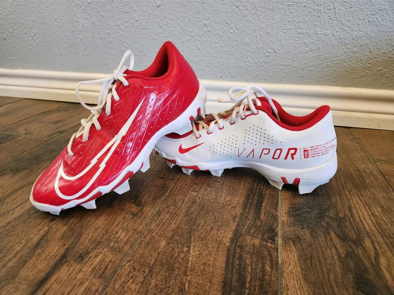 Red Men's Molded Cleats Low Top vapor