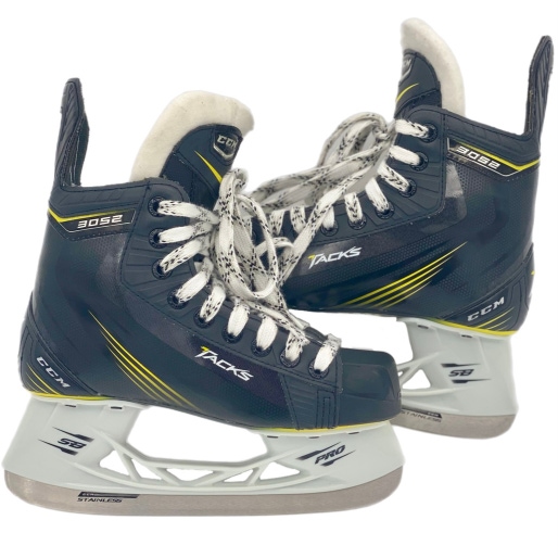 CCM Tacks 3052 Ice Hockey Skates Junior Regular Width Size 2