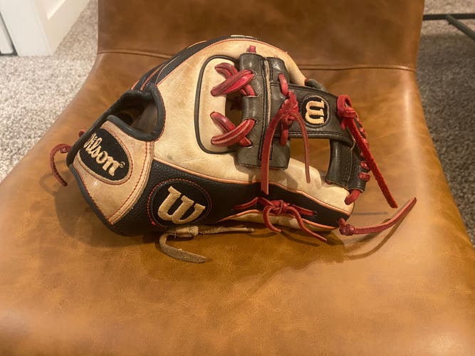 Used  Infield 11.5" Baseball Glove Wilson A2000