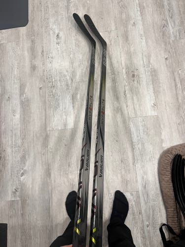 2 Intermediate Left Hand P92  Vapor Hyperlite 2 Hockey Stick