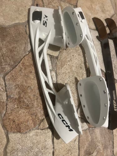 CCM SpeedBlade XS Replacement Skate Holder and STEP Steel Pair Sets 255mm