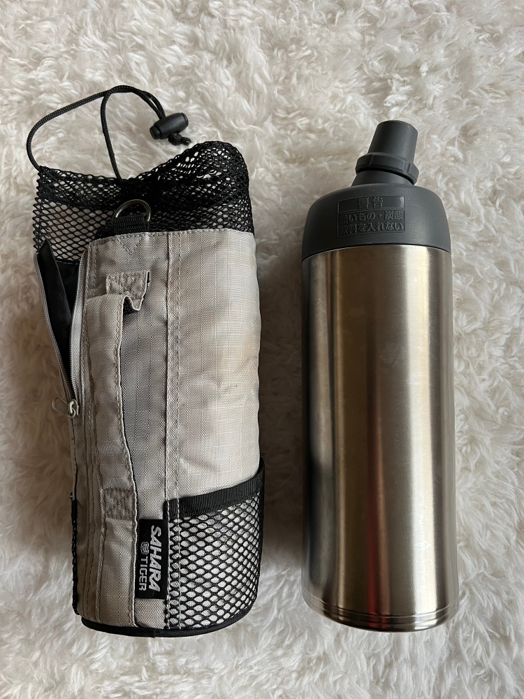 TIGER SAHARA vaccum 1L stainless steel cold water bottle with a carrying bag