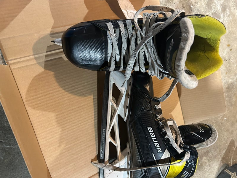 Senior Bauer Regular Width 8.5 3s goalie Hockey Skates