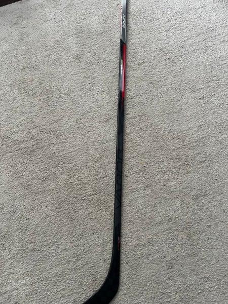 2 Sticks Senior Left Hand P28 Vapor Hyperlite Hockey Stick