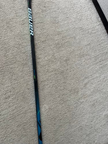 Senior Right Handed P92 Nexus Geo Hockey Stick