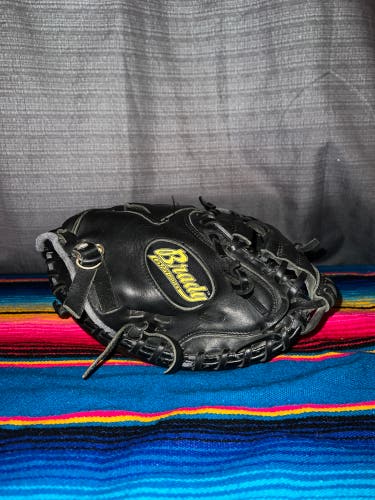 Brady Custom Gloves “The Magnet” 33” Catcher’s Mitt