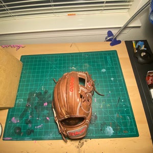2023 Infield 11.75" A2000 Baseball Glove