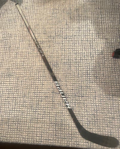 Used Left Hand P28  Vapor Hyperlite Hockey Stick