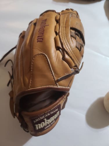 Right Hand Throw Nokona AL- 1200 Baseball Glove