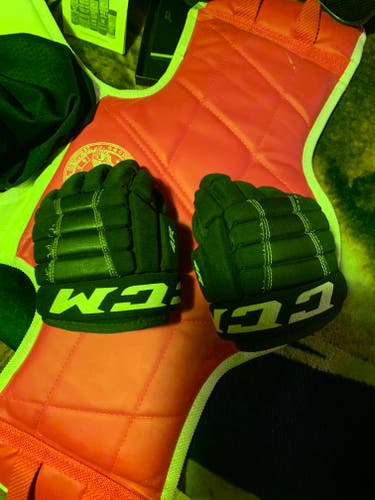 Used CCM 4R Gloves