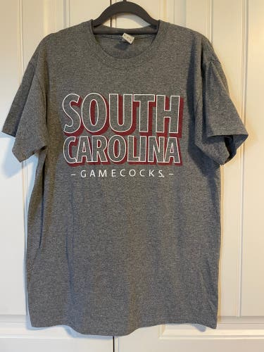 University Of South Carolina Gamecocks Gray Used Adult Medium Unisex  Shirt