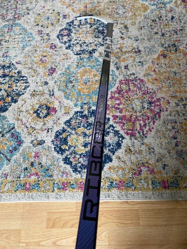 Intermediate Right Handed P29  RibCor Trigger 8 Pro Hockey Stick