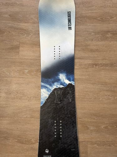 Used Men's Lib Tech Cold Brew Snowboard All Mountain Without Bindings Medium Flex Directional Twin