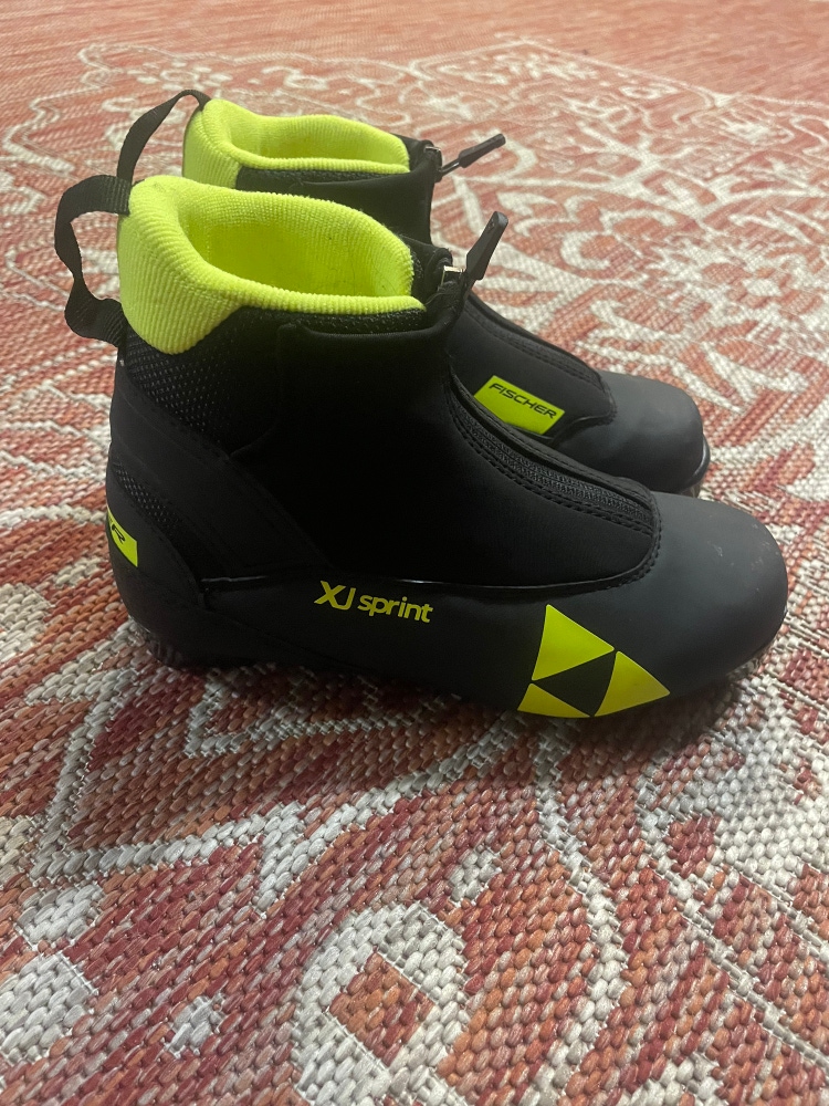 Youth Nordic ski boots