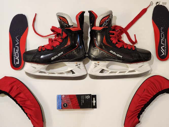 [Like NEW] Bauer Vapor 3X Pro Hockey Skates - Size 3.5 EE Width