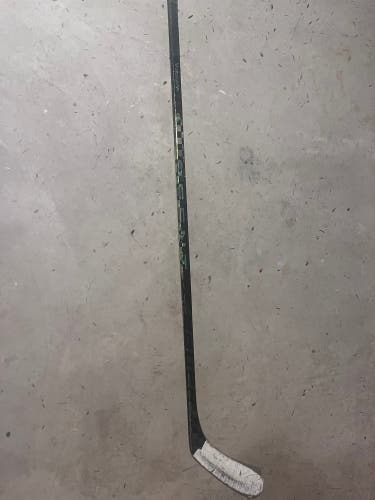 Intermediate Left Hand P28 Ag5nt Hockey Stick