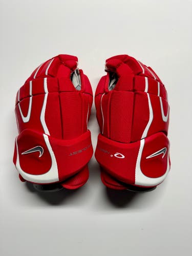 Nike Quest 2 Hockey Gloves 14.5” XL - Red