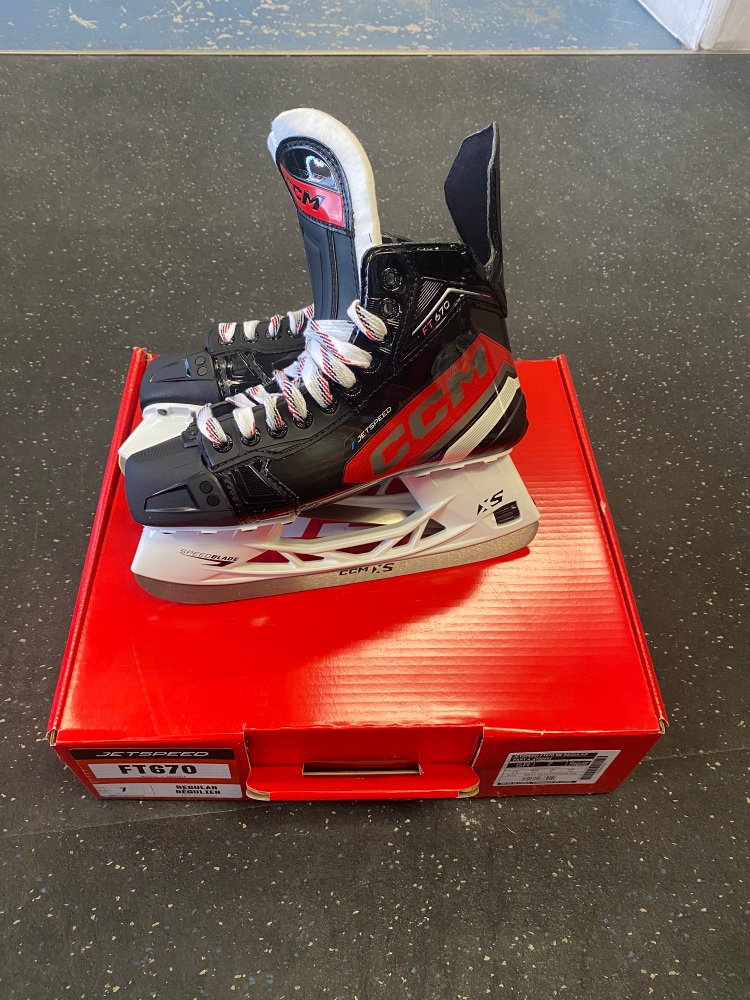 New CCM Size 7 JetSpeed FT670 Hockey Skates