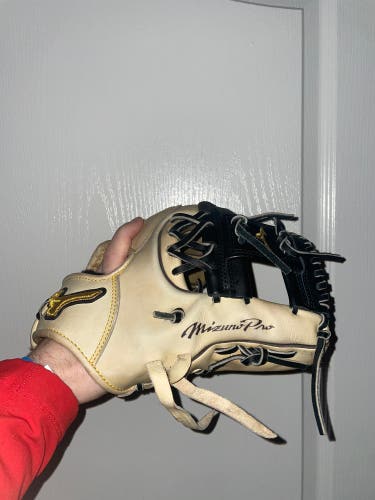 Mizuno Pro 11.5” Baseball Glove