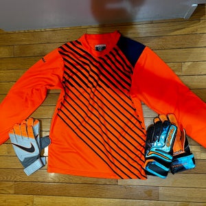 Used Youth XL Goalkeeper Shirt & two Size 7 Goalkeeper Gloves