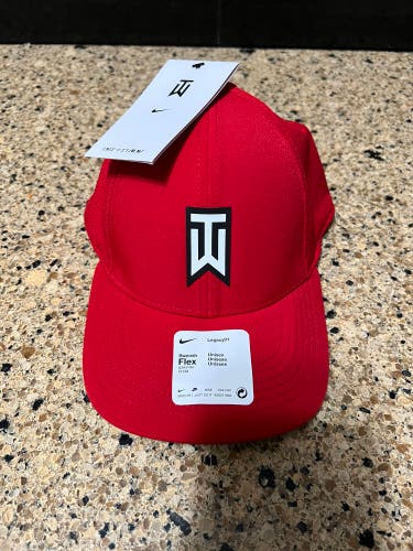 New Nike Tiger Woods Hat - Size S/M - Sunday red