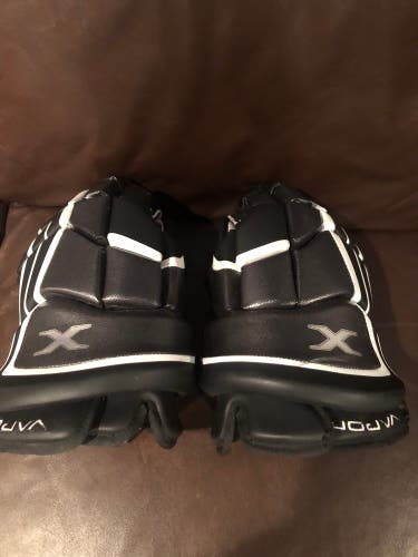 Bauer vapor x hockey gloves