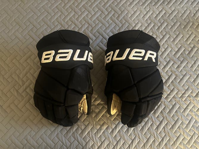 Bauer pro stock vapor hyperlite hockey gloves 14” black