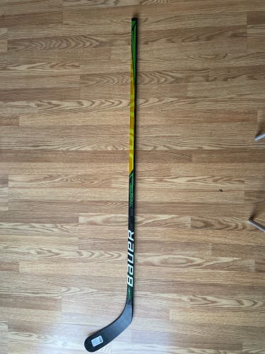Senior Right Handed P92  Supreme UltraSonic Hockey Stick