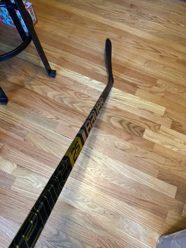 Senior Left Hand  Supreme 2S Pro Hockey Stick