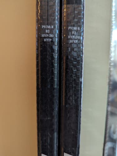 Bauer VAPOR HYPERLITE Stick RIGHT P92M 82 flex Senior D1 Pro Stock - 2 PACK